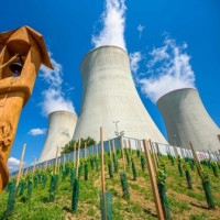 Prohlídky elektráren ČEZ pomocí virtuálních brýlí si vyzkoušelo rekordních 145 tisíc lidí, celková návštěvnost elektráren dosáhla téměř 300 tisíc